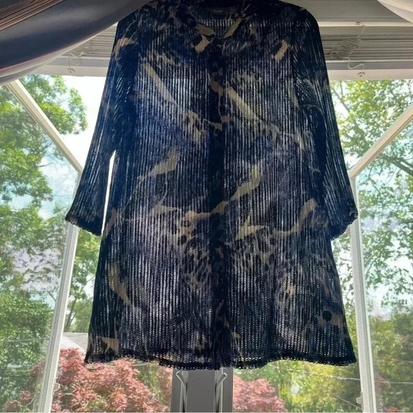 Chico’s Travelers Geo Leopard Tunic Shirt Womens 8 Long Blue Jacket Swim Cover - Picture 3 of 8